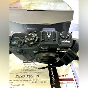 It very new and neat canon power shot 6